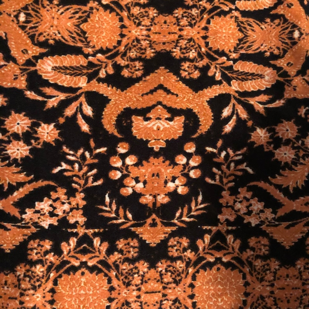 🧡PINK ROSE🧡 Black/Orange Printed Leggings - Picture 3 of 4